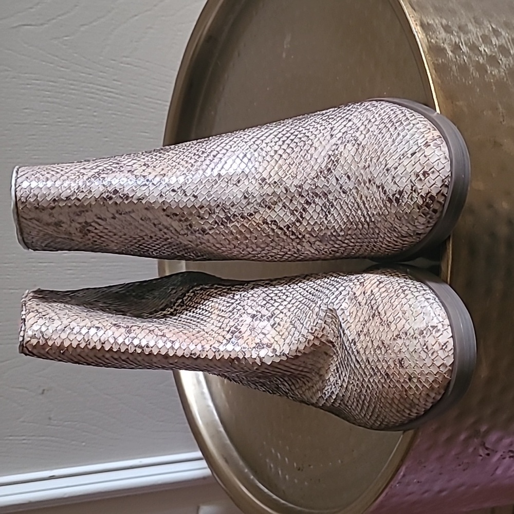 NWOT Golo Laredo Snake Print Boot Women's Size 8 - Picture 3 of 6